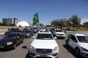 Mais de 200 carros estiveram na Esplanada