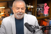Para formar a sigla, juntou representantes de movimento sindicais, sociais, católicos e intelectuais. Lula se tornou o primeiro presidente do PT. Durante a redemocratização, foi um dos principais nomes do Diretas Já, e no mesmo período, iniciou a carreira política