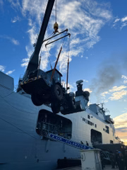 Navio da Marinha vira hospital de campanha na tragédia do litoral de SP