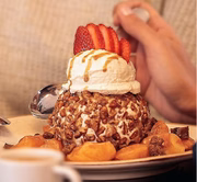 No Outback, o Cinnamon Oblivion (R$ 29,90) combina maçã, canela, crocante e sorvete em uma sobremesa