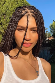 Zendaya também é uma das celebridades adeptas das knotless