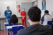Secretária conversou com os alunos