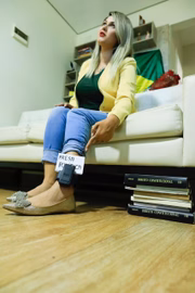Ela terá de usar tornozeleira eletrônica para permanecer em regime domiciliar