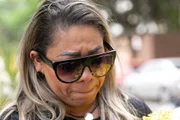 Rosângela Bezerra, amiga da vítima, emocionou-se durante o velório