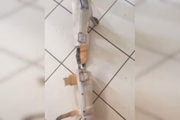 Ela precisa de ajuda para comprar uma órtese 