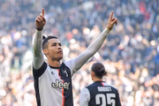 Cristiano Ronaldo comemora gol pela Juventus