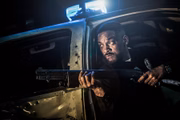 Ward, o experiente policial interpretado por Will Smith: a cinco anos da aposentadoria, mas destinado a participar de uma guerra mística entre humanos, orcs e elfos