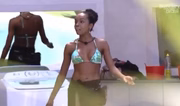 Thelma o chamou de "macho escroto"