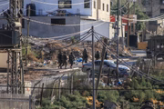 Forças israelenses invadiram as cidades de Jenin, Tubas, Tulkarm e o campo de refugiados de Far'a, com milhares de soldados israelenses participando dos ataques simultaneamente