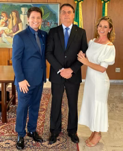 Juliana Frias, esposa do secretário da Cultura, Mario Frias, e o presidente Jair Bolsonaro