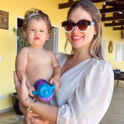 Ela costuma compartilhar cliques com os óculos da marca 