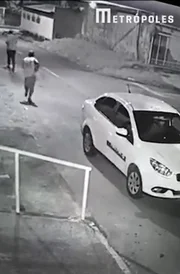 Dupla sai correndo
