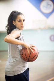 Giovana Rodriguez dará vida a Gabriela. Atleta e feminista, ela é a filha do meio de Paloma (Grazi Massafera)