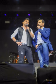 Zezé Di Camargo e Luciano divide palco com Chitãozinho e Xororó (Foto: Agnews/Beatriz Damy/Fernanda Rodrigues)