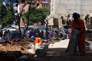 Usuários de drogas cercados na Praça Princesa Isabel