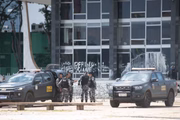 Equipes da Força Nacional monitoram sedes dos Três Poderes 