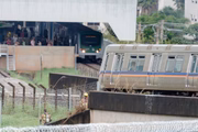 Bombeiros tentando chegar ao Metrô