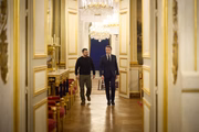 Zelensky e Macron no Palácio do Eliseu, em Paris