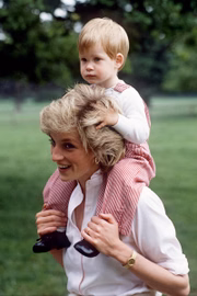 A mãezona com o baby Harry 