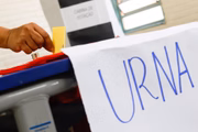 Para votar, foi preciso apresentar documento de identidade com foto
