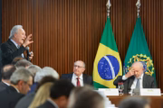 O presidente Lula convocou governadores para discurtir a PEC da segurança pública