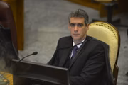 Rogerio Schietti, ministro do STJ, mandou trancar ação penal contra homem que furtou 2 steaks de frango, que custavam R$ 4. 