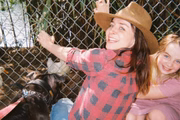 Caterina Scorsone com sua filha