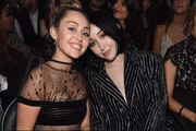Miley Cyrus e sua irmã Noah Cyrus