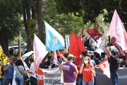 Cerca de 400 pessoas participam da manifestação desta terça-feira (18/1)