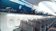 Por dentro, o avião também é decorado