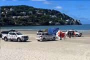 Jovem é morto a tiros na Praia da Enseada, no Guarujá