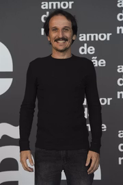 <b>Guará (Demick Lopes):</b> Trabalha com Davi (Vladimir Brichta) no galpão de reciclagem <b>Guará (Demick Lopes):</b> Trabalha com Davi (Vladimir Brichta) no galpão de reciclagem