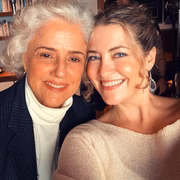 Marieta Severo e Tatiana Issa nos bastidores da gravação da série Daniella Perez