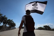 Torcedores de Palmeiras e Santos no entorno do Maracanã
