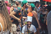 Foliões curtem o bloco Domingo Ela Não Vai, no centro de SP