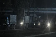 Tanques militares russos e veículos blindados avançaram em Donetsk, Ucrânia, região que teve a independência russa reconhecida nos últimos dias