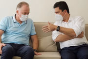 Casagrande recebe Moro no Palácio Anchieta