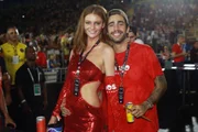 Cintia Dicker e Pedro Scooby na Marquês da Sapucaí 
