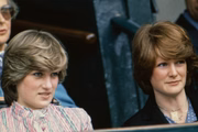 Sarah era irmã da saudosa princesa Diana, com quem Charles se casou em 1981