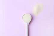 Existem diversos tipos de suplementação de colágeno. Para evitar interações medicamentosas ou outros efeitos colaterais, converse com seu médico antes de tomar qualquer reposição, especialmente se estiver grávida ou amamentando
