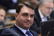Flávio Bolsonaro terá de renovar seu mandato no Senado em 2026 no Rio