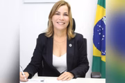 Mayra ganhou projeção no Ministério da Saúde na gestão de Eduardo Pazuello, embora tenha chegado à pasta ainda nos primeiros dias da gestão de Luiz Henrique Mandetta