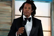 Suposto filho de Jay-Z reage após rapper ser acusado de estupro