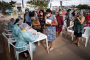 Primeiro dia de vacinação para idosos a partir de 74 anos, na UBS 3 de Ceilândia