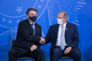 Presidente Jair Bolsonaro (sem partido) e o ministro da Economia, Paulo Guedes