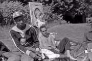 Pelé disputou (e venceu) sua primeira Copa do Mundo aos 17 anos, em 1958, na Suécia. Na foto, ele e o goleiro Gilmar descansando em Estocolmo
