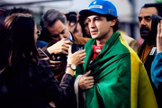 E joga luz sobre a carreira de Ayrton Senna, incluindo as facetas fora das pistas