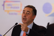 Ministro Luís Roberto Barroso é integrante do STF e presidente do TSE