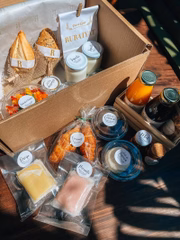 A casa entrega produtos frescos e feitos por lá