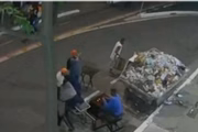 Os três primeiros clientes aparecem segundos depois